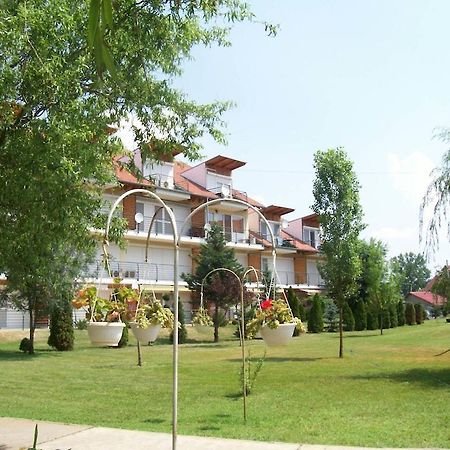 Cserke Napfény Apartman Cserkeszőlő Exterior foto